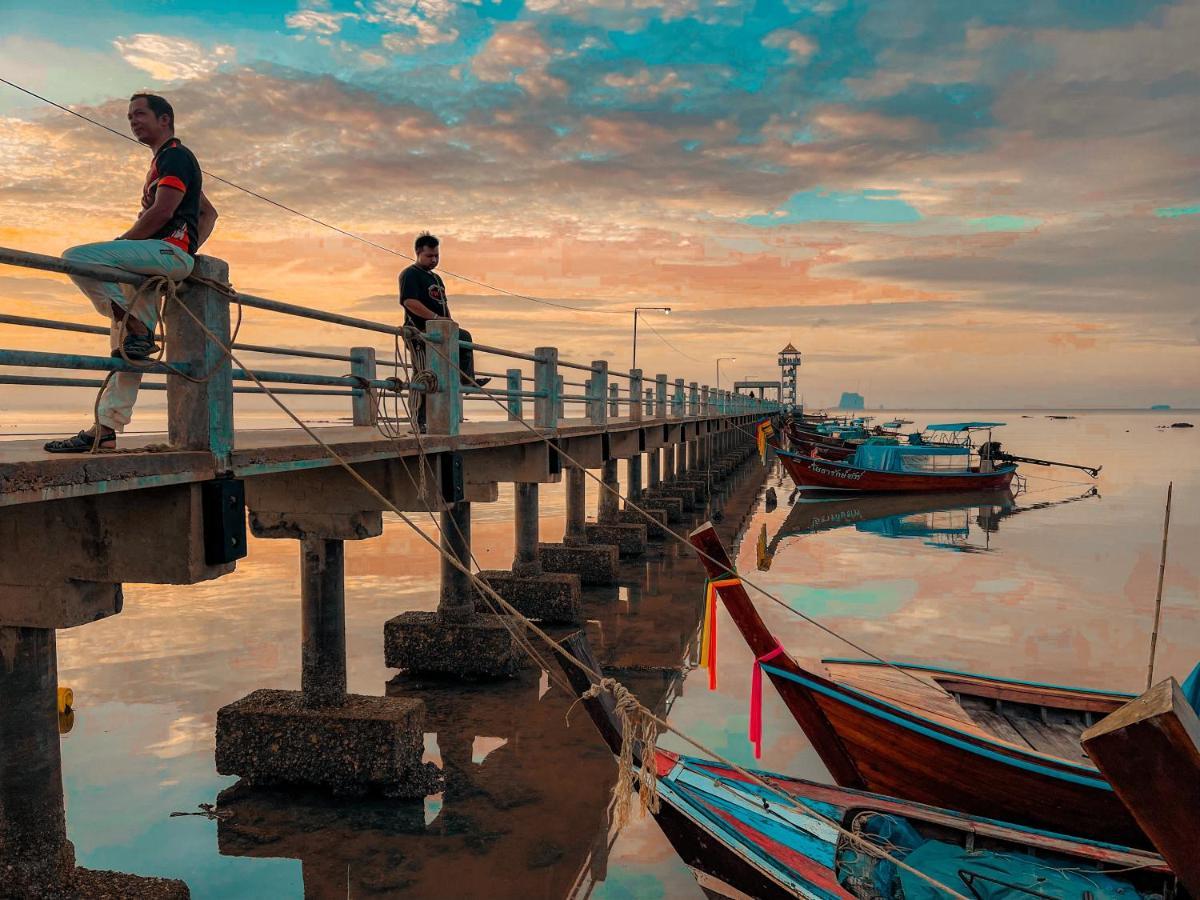 เกาะลิบงซันไรส์ โฮมสเตย์ Koh Libong Sunrise Homestay Esterno foto